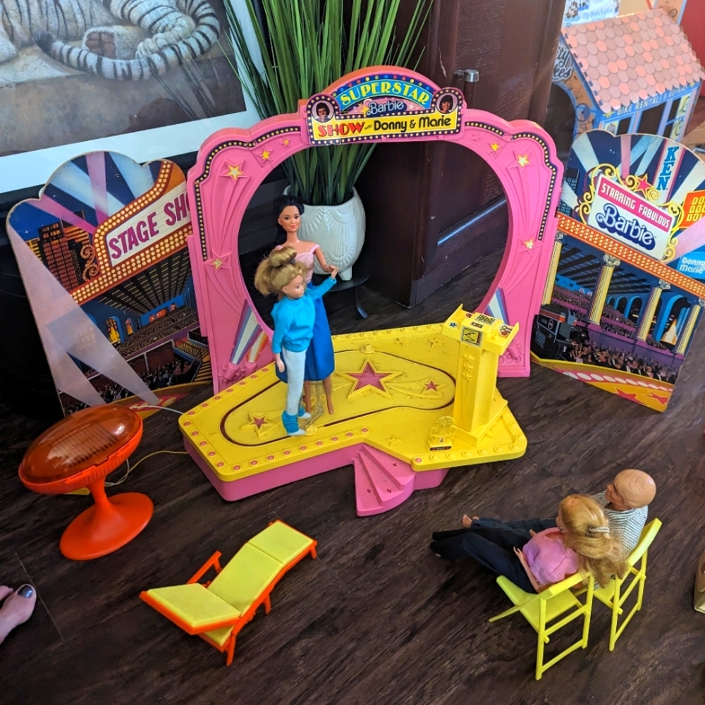 Barbie Superstar Stage - Picture 1 of 14